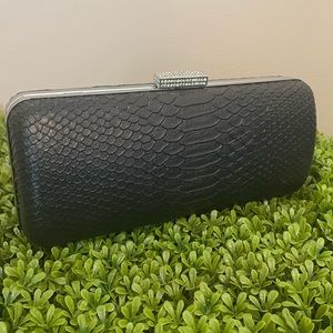 Black faux Snakeskin 🐍 Clutch